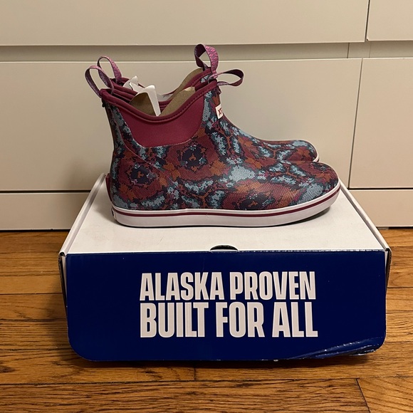 XTRATUF 6” Waterproof Ankle Duck Deck Boots W 10 - NEW - Picture 3 of 6